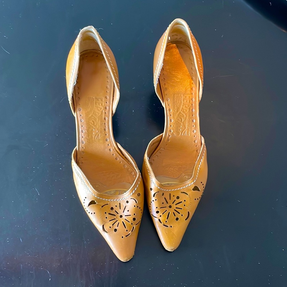Salvatore Ferragamo kitten heels 👠 size 6 ½